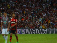 Fotos Después de 3 años, el Flamengo es nuevamente campeón Carioca. Venció al Fluminense por 2 a 1, comenzó perdiendo, más luego remonto el partido disputado el domingo 7 de mayo en el Maracana.
Con este triunfo el Flamengo llegó a su título estatal número 34 de forma invicta. 
Con LINGLONG CUBIERTAS, acompañamos tu pasión por el fútbol.